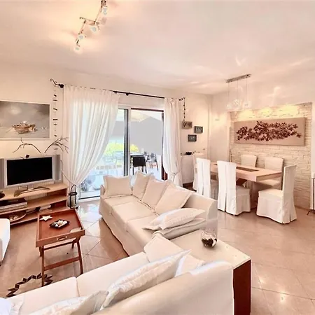 Toula Fourka 3 Bedrooms 8 Guests Skála Foúrkas