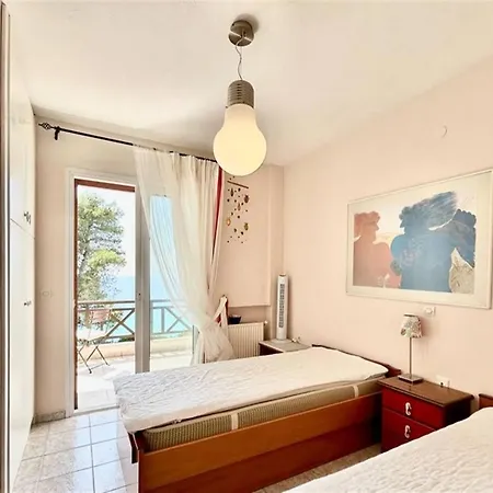 Toula Fourka 3 Bedrooms 8 Guests