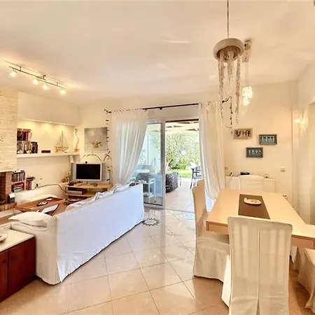 Toula Fourka 3 Bedrooms 8 Guests וילה Skála Foúrkas