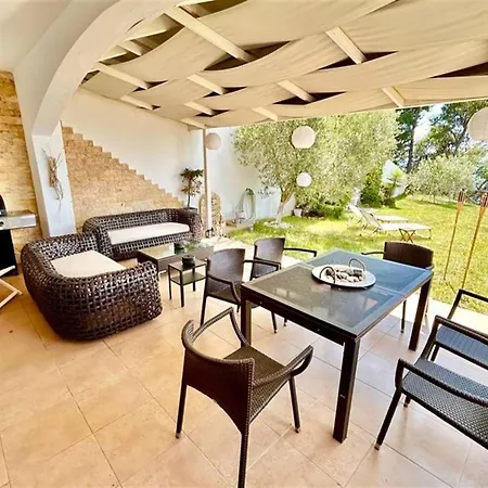 Toula Fourka 3 Bedrooms 8 Guests *