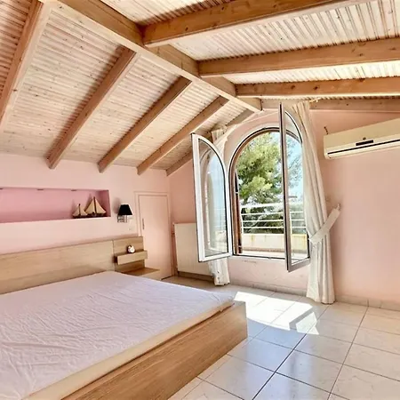Toula Fourka 3 Bedrooms 8 Guests * Skála Foúrkas