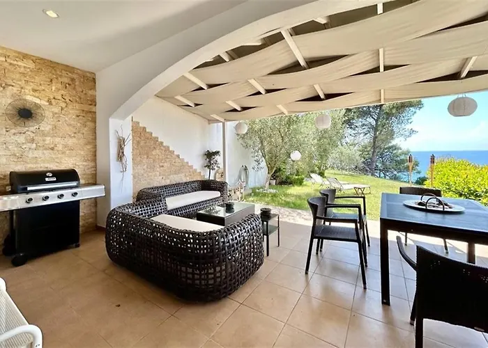 Toula Fourka 3 Bedrooms 8 Guests *
