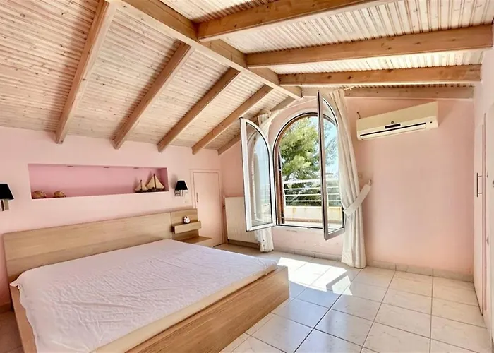 Toula Fourka 3 Bedrooms 8 Guests * Skála Foúrkas
