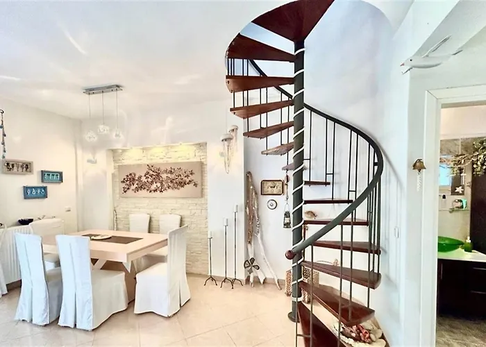 Toula Fourka 3 Bedrooms 8 Guests *